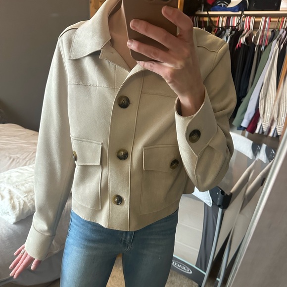 Bananan republic crop sueded jacket - perfect condition - Picture 2 of 2